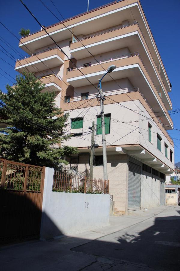 Deni'S Family Apartment In New Blvd Tirana Kültér fotó