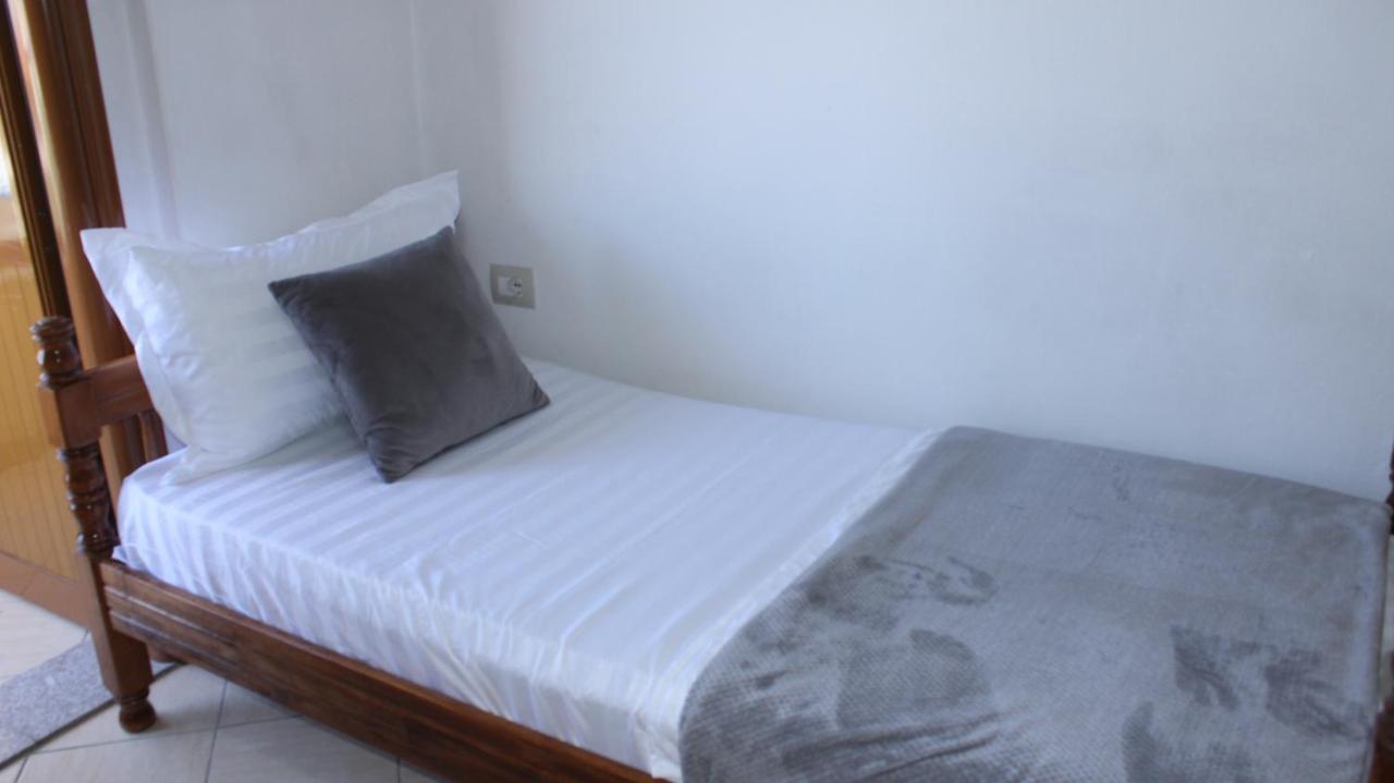 Deni'S Family Apartment In New Blvd Tirana Kültér fotó
